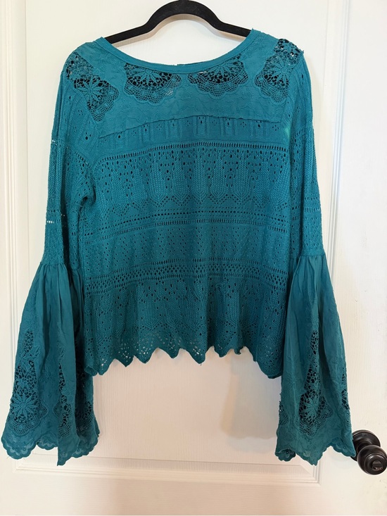 Free People Tops - NWOT Free People Teal Crochet Bell-Sleeve Keyhole Back Top    Size S/P